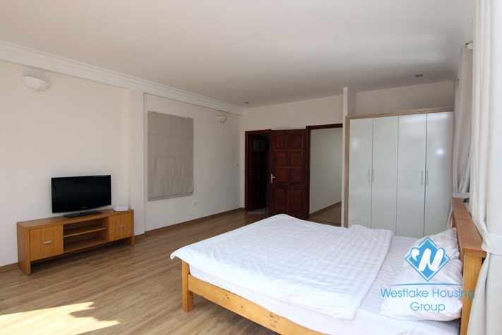 A duplex 3 bedroom apartment for rent in Dang thai mai, Tay ho